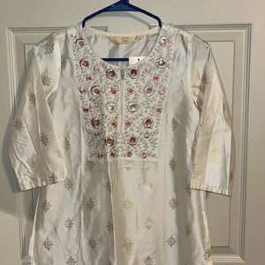 Fusion fancy floral embroidered kurta. NWT